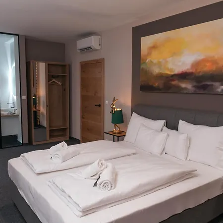 Kirchenwirt Kunsthotel Hotel *