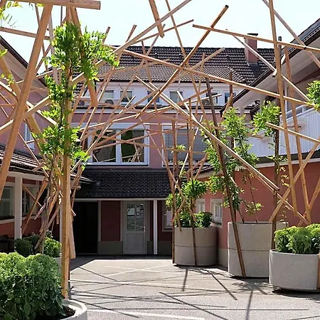 Kirchenwirt Kunsthotel Hotel
