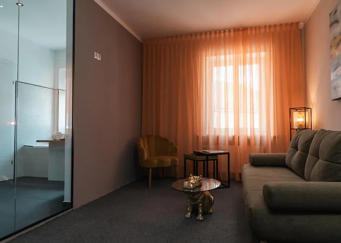 Kirchenwirt Kunsthotel 滨湖施图本贝格